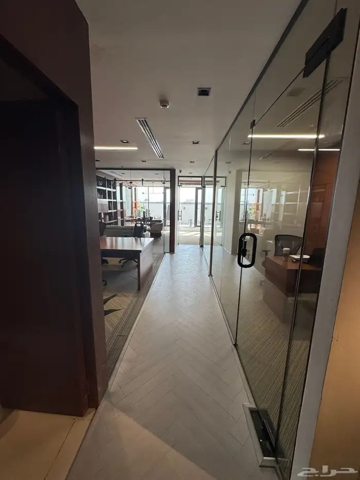 تم تخفيض الحد - مكتب للتقبيل - طريق التخصصي (الصحافة) 4