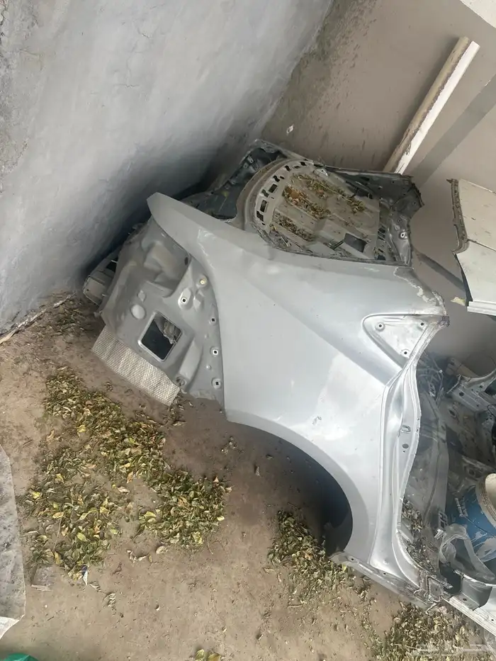 سقف كورلا 2020 ورفرف خلفي 1