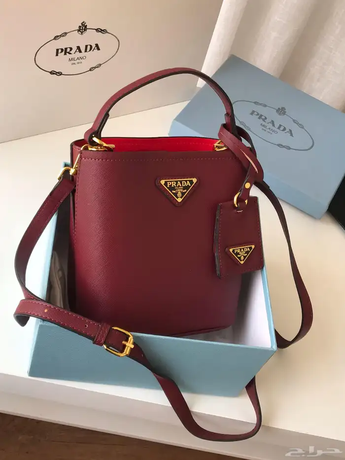 شنط ماركة ميو ميو مع جميع الملحقات 65