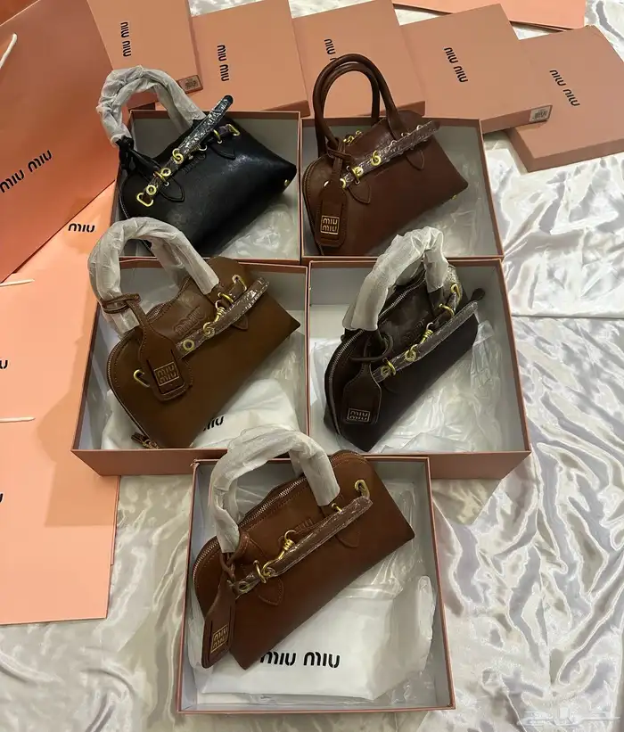 شنط ماركة ميو ميو مع جميع الملحقات 1