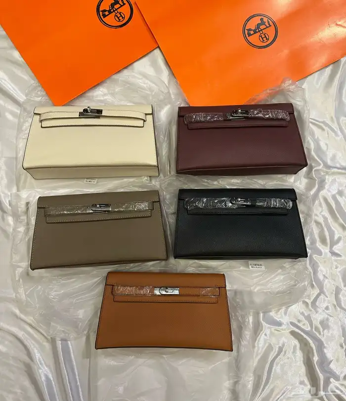 شنط ماركة ميو ميو مع جميع الملحقات 12