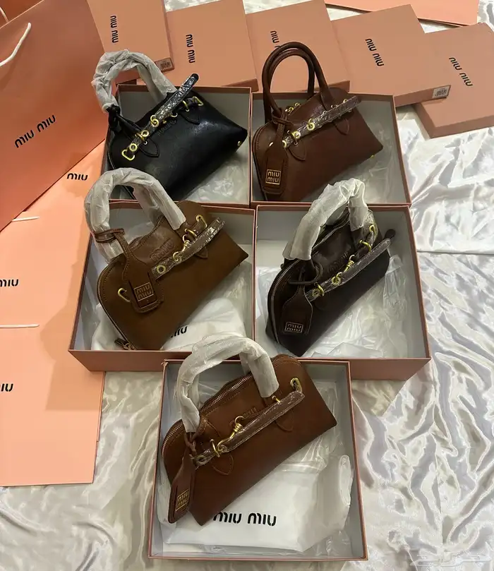 شنط ماركة ميو ميو مع جميع الملحقات 2