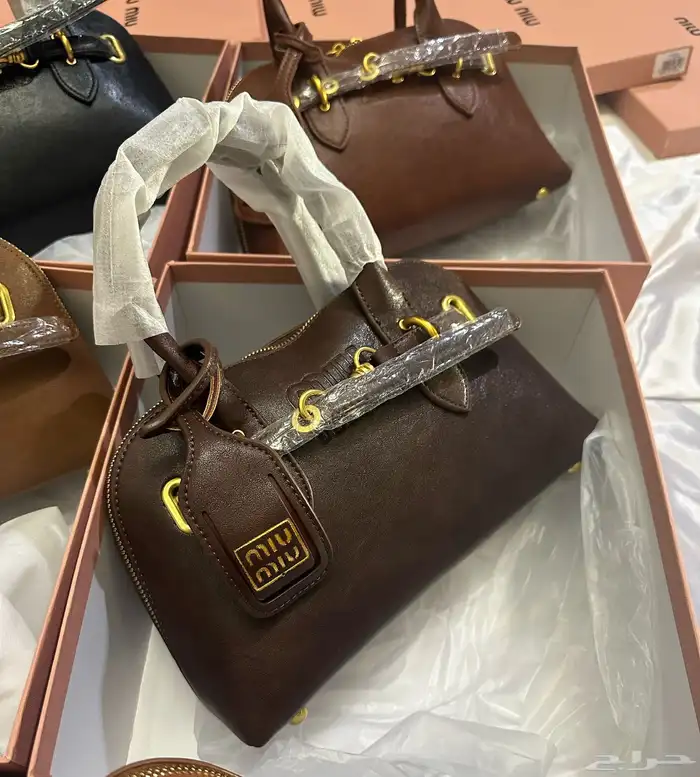 شنط ماركة ميو ميو مع جميع الملحقات 4