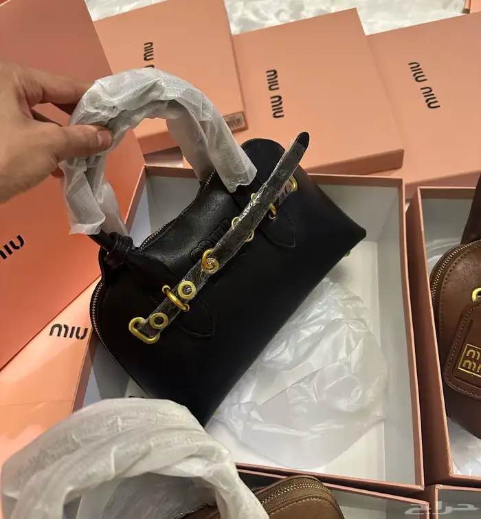 شنط ماركة ميو ميو مع جميع الملحقات 5