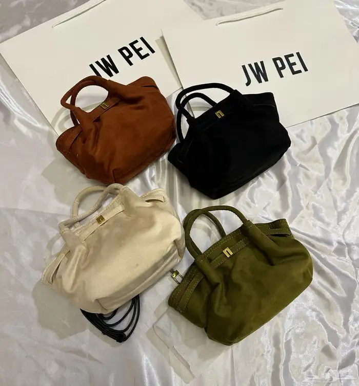 شنط ماركة ميو ميو مع جميع الملحقات 46