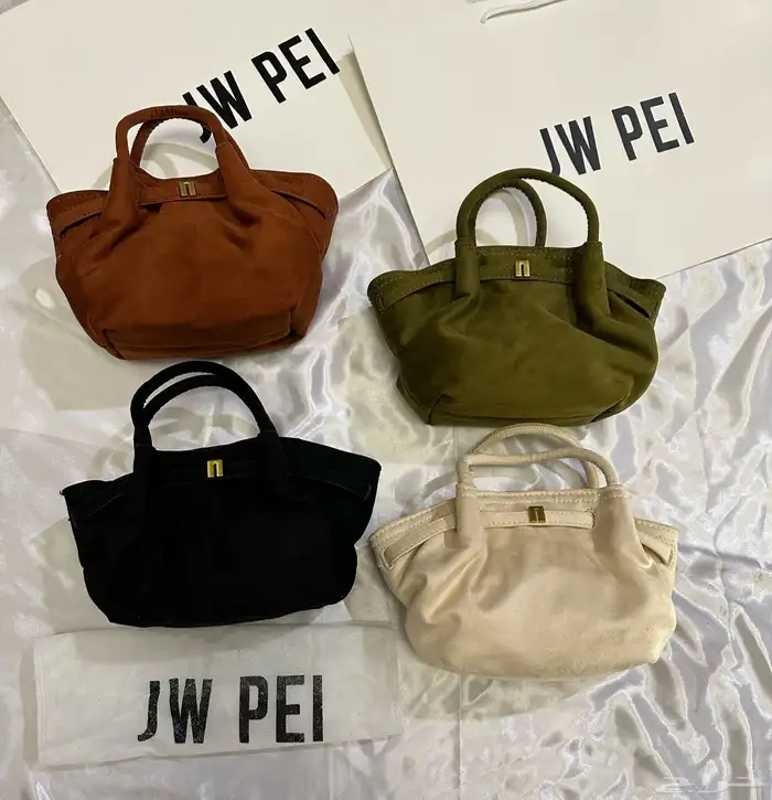 شنط ماركة ميو ميو مع جميع الملحقات 53