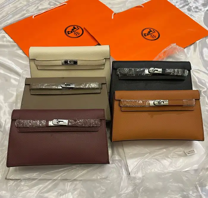 شنط ماركة ميو ميو مع جميع الملحقات 15