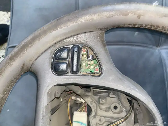 لبيع طاره ماكيز وفكتوريا وتاون كار من 98 لين 2002 و 2004 0