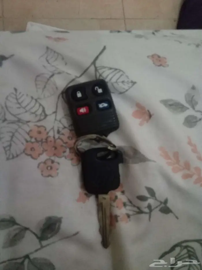 مفتاح مع الريموت الوكاله فورد موديل2001 0