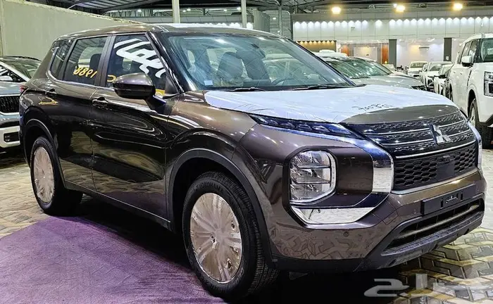 ميتسوبيشي اوتلاندر 4 4 استاندر و نص فل 7 راكب 2024 13