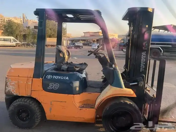 للايجار فوركلفت رافعة شوكية تاجير رافعات شوكية يومي شهري 3
