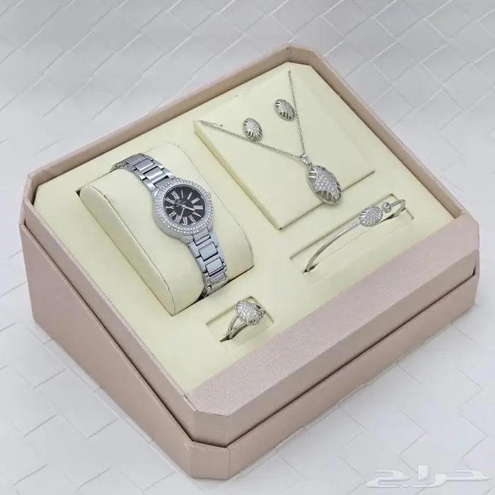 اطقم ساعات نسائية فخمة 4