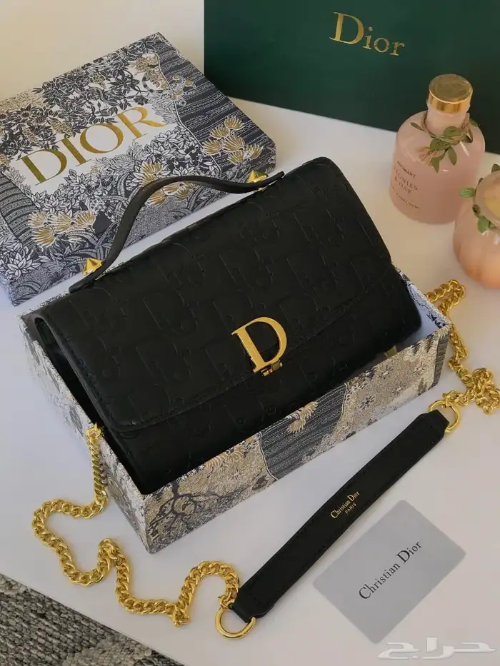 شنط ماركة ميو ميو مع جميع الملحقات 29