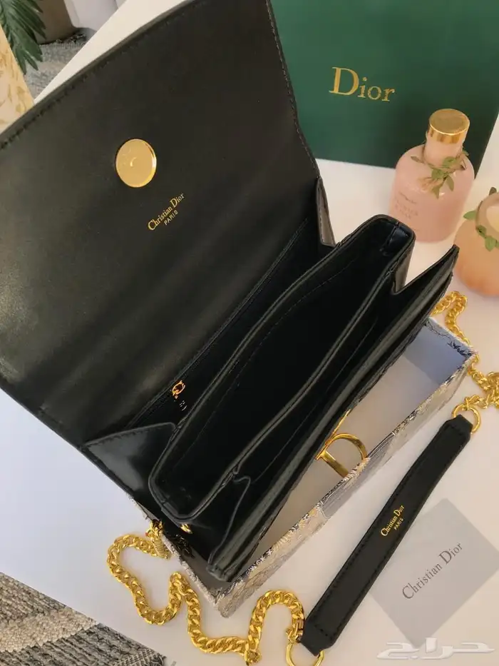 شنط ماركة ميو ميو مع جميع الملحقات 35