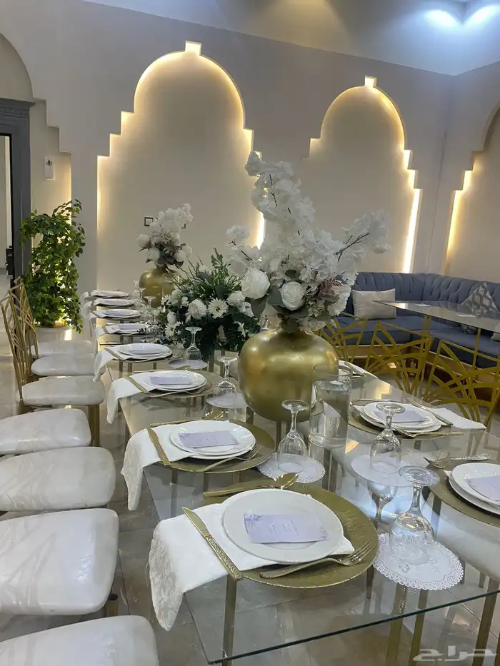 طاولة طعام للايجار 1