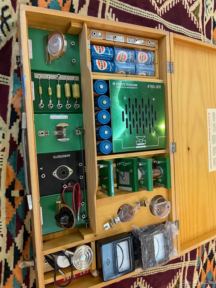 صندوق مختبرات 33