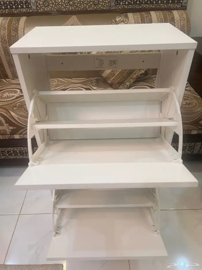 مكتب وكرسي وجزامة 4