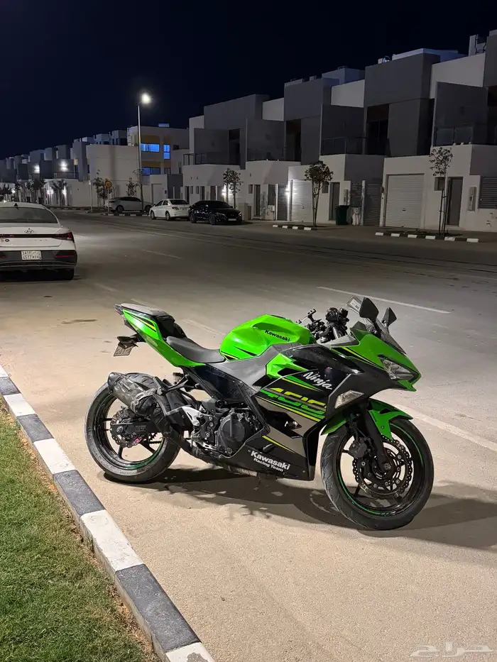 مخزن كاواساكي نينجا 400 Kawasaki Ninja KRT ABS 1