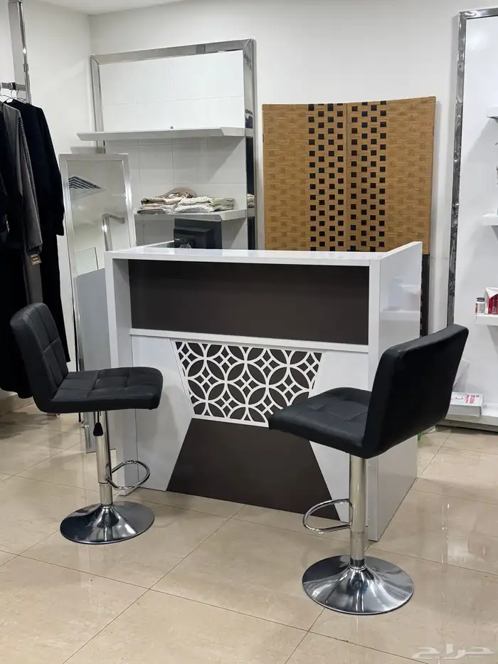 اثاث معرض جديد للبيع بالكامل ب4500 2