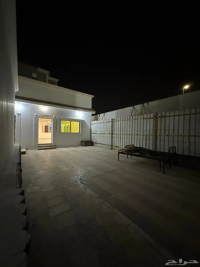 استراحة مساحة 300 للايجار 0