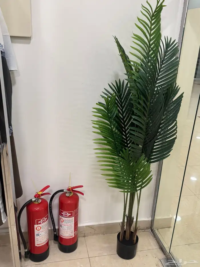 اثاث معرض جديد للبيع بالكامل ب4500 16