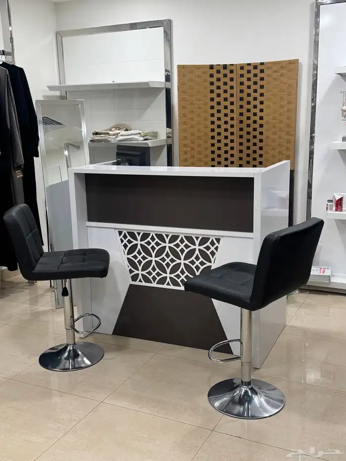 اثاث معرض جديد للبيع بالكامل ب4500 3