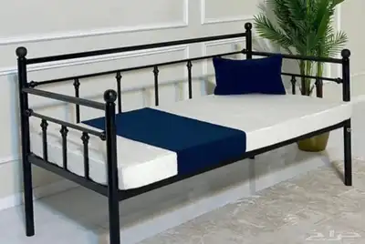 جلسة ارضية حديد كراسي سرير 1