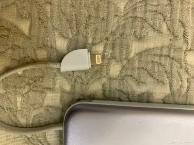 شاحن متنقل لاسلكي 3