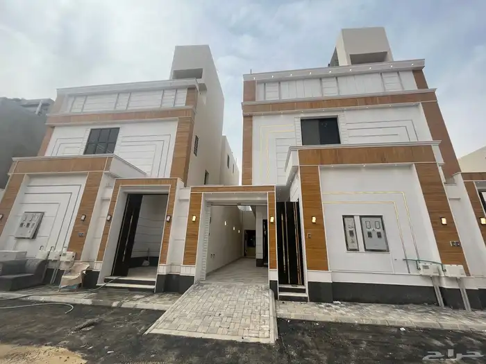 للبيع  أدوار وشقق في حي الندوه الرياض 2