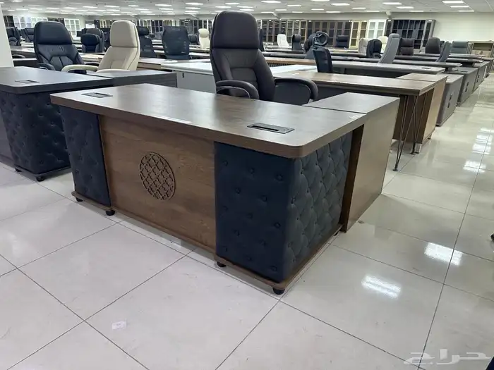 مكاتب كراسي جلد دولاب خشب دولاب حديد. 20