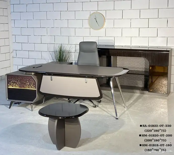 مكاتب كراسي جلد دولاب خشب دولاب حديد. 0