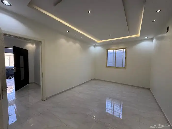 فيلا درج صاله مستقله علي شارعين حي عكاظ 3