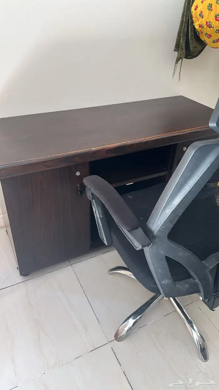 مكتب لبيع وكرسي بلاش 0