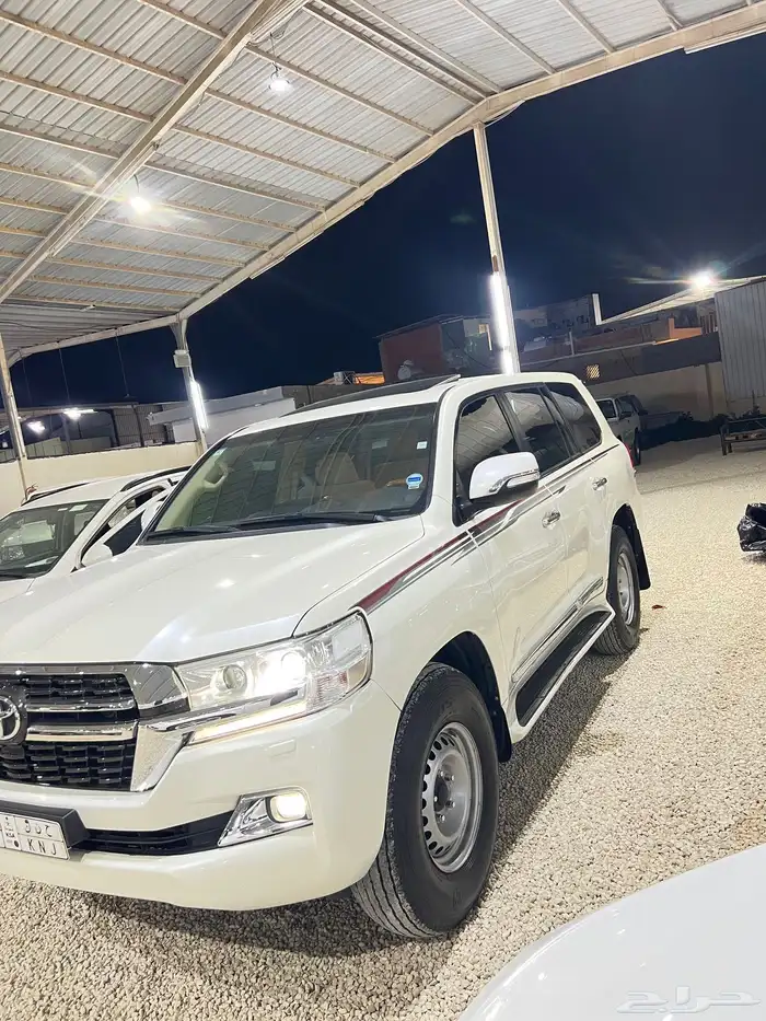 لاندكروزر GXR 2016 سعودي فل كامل ثمانية سرندل 6