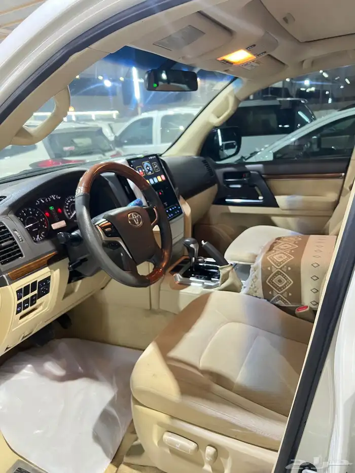 لاندكروزر GXR 2016 سعودي فل كامل ثمانية سرندل 3