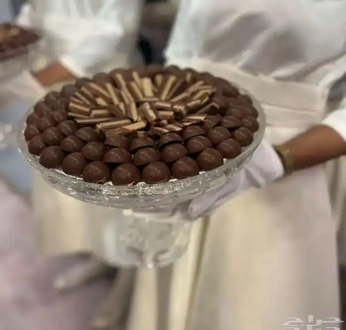 مضيفات وقهوجيه بزي موحد اسعار في متناولكم 1