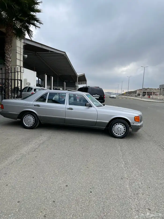 مرسيديس 560 9
