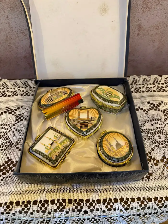 خمسة علب سيراميك مذهب 2