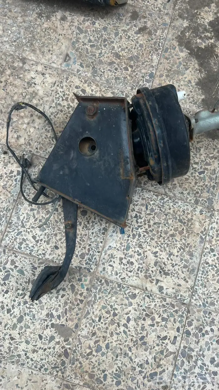 قطع لاندروفر ديفندر 18