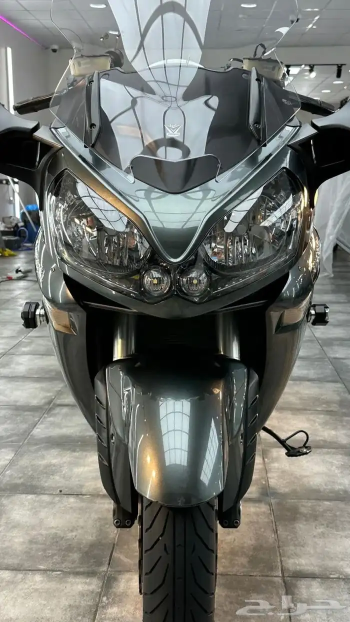 دباب كوزاكي GTR 1400 2013 3