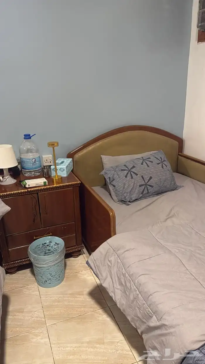 للبيع سرير كامل مع المرتبه مع الكومدينه 1