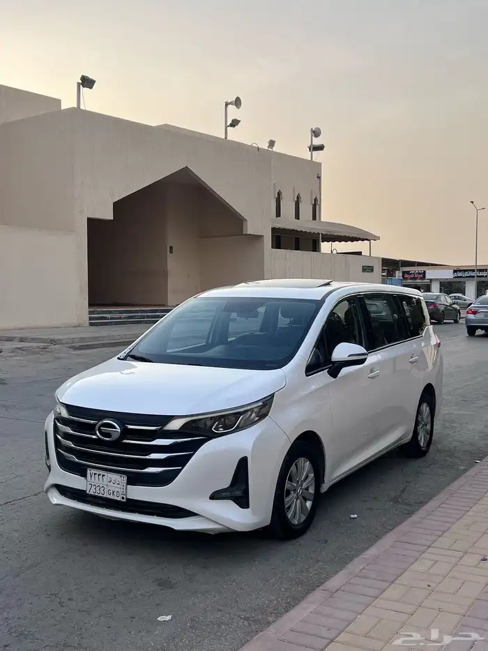 فان عائلي من GAC وكيلها الجميح 2021 نظيف جدا 13