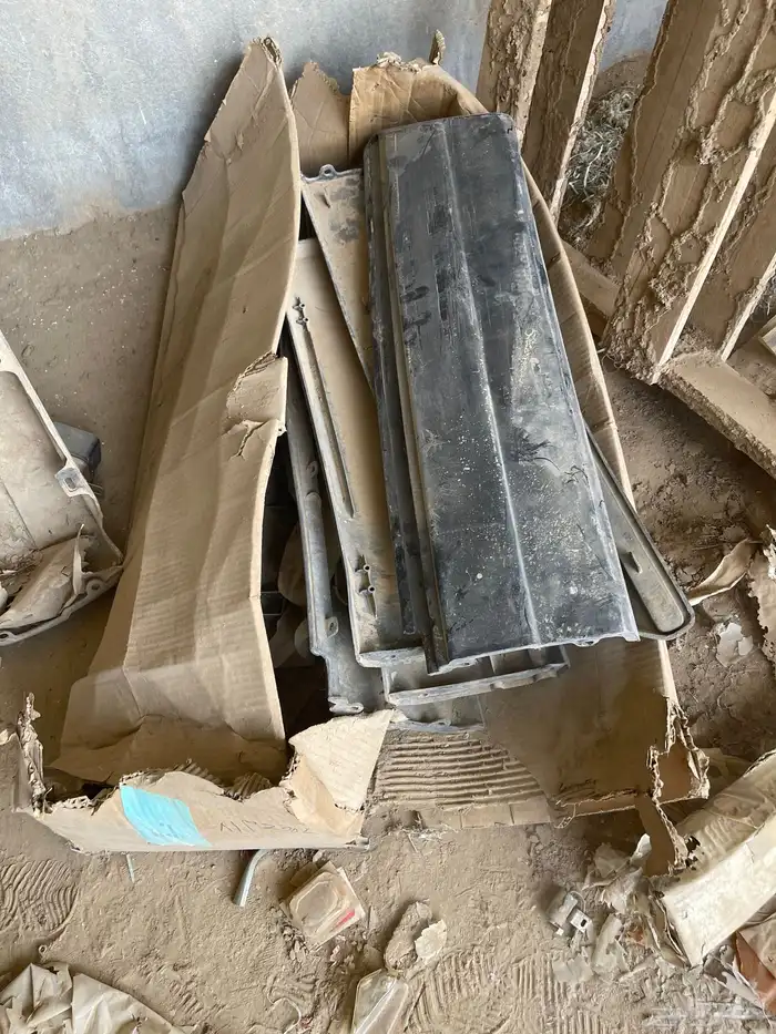 لوريل نيسان 200L 240L قطع غيار واسسوارات 22