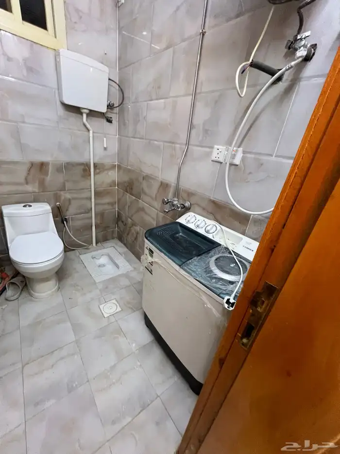 عماره فلا للايجار او للبيع وشقق الباحه حي جفن العقيق 16