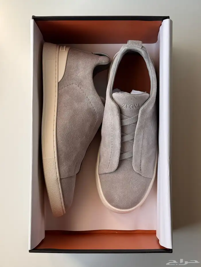 شوزات وملابس رجالي 50