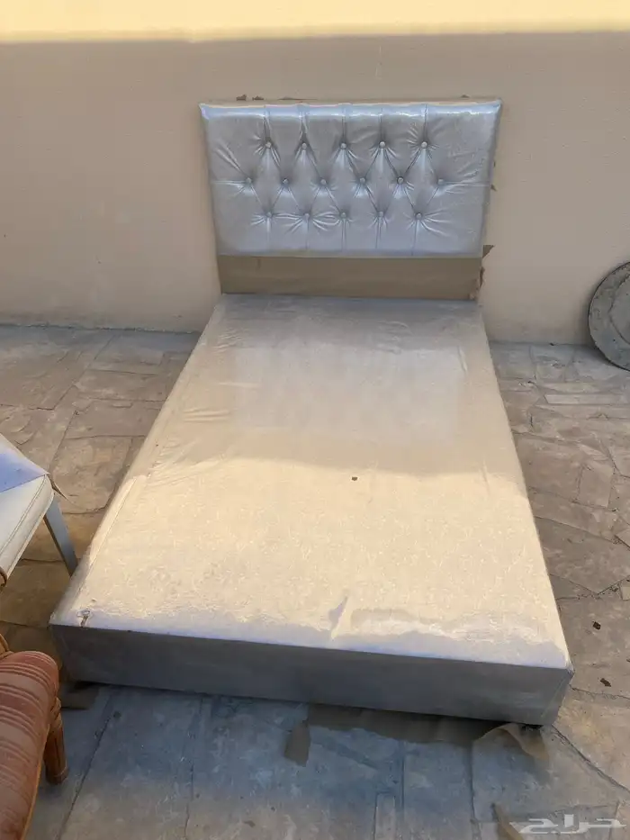 سرير عدد 2 مع مراتب 0