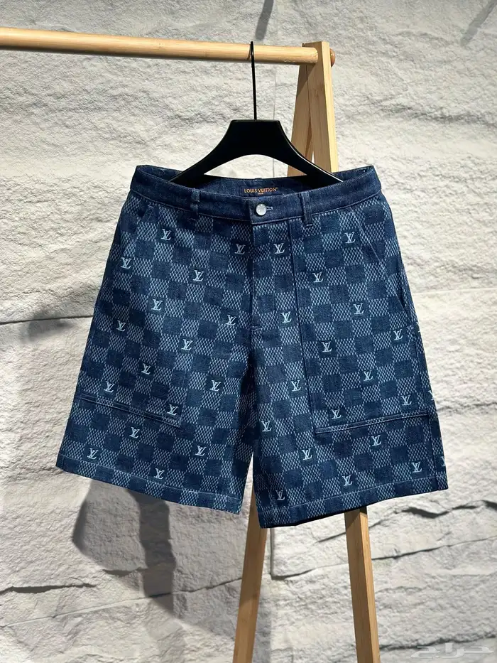 شوزات وملابس رجالي 70