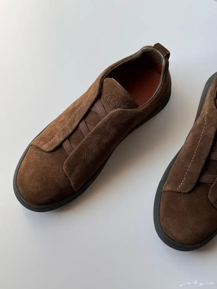 شوزات وملابس رجالي 45