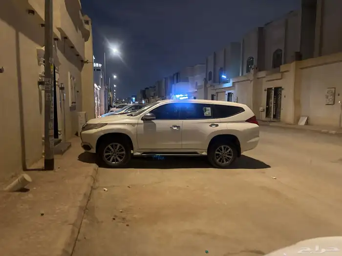 جيب ميتسوبيشي مونتيرو 0