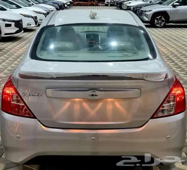 نيسان صني الشكل القديم 4